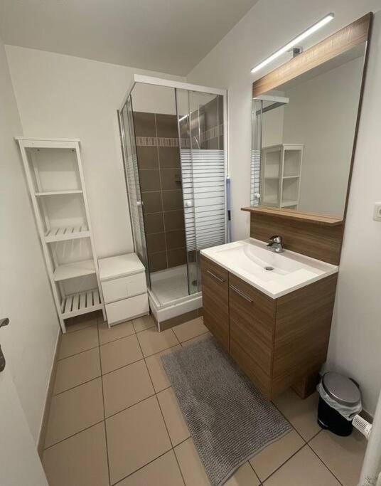 אובון Charmant Appartement Proche Paris מראה חיצוני תמונה